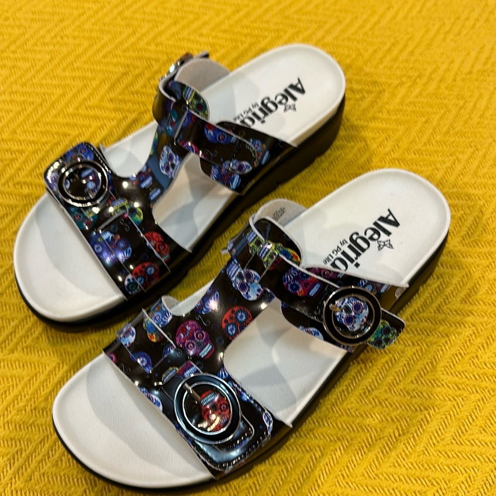Algeria sandals